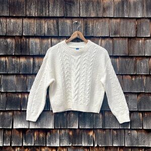 Old Navy Cream White Crewneck Cable Knit Baggy Sweater, Girls’ Large (10-12)